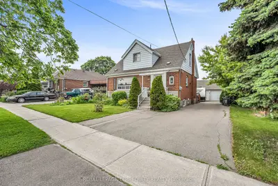 Detached in Toronto