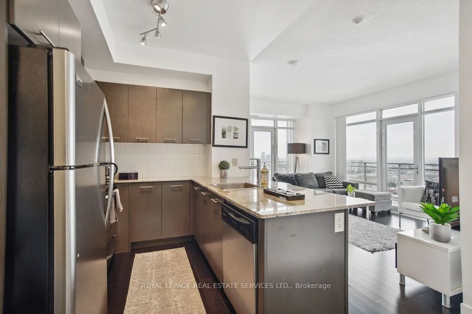 360 SQUARE ONE Drive 2711, Mississauga, ON L5B 0G7