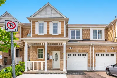 Att/Row/Townhouse in Milton