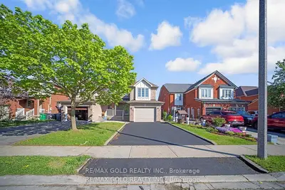 Semi-Detached in Brampton