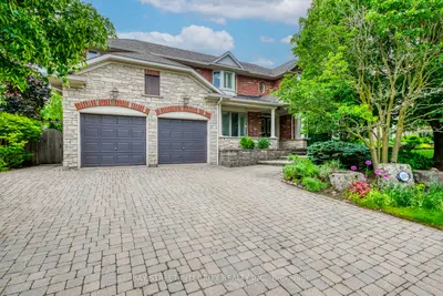 Detached in Oakville