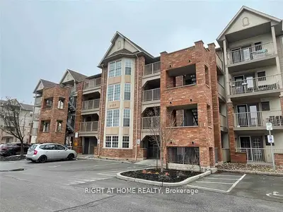 Condo Apartment in Burlington