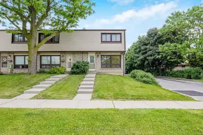 Condo Townhouse in Halton Hills