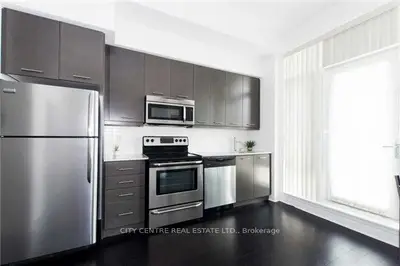 365 Prince Of Wales Drive 1801, Mississauga, On L5b 0g6