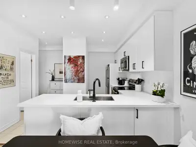 Condo Townhouse in Oakville