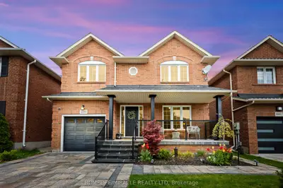 Detached in Oakville