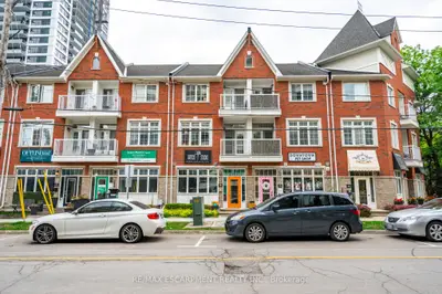 Att/Row/Townhouse in Burlington