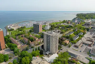 Condo Apartment in Oakville