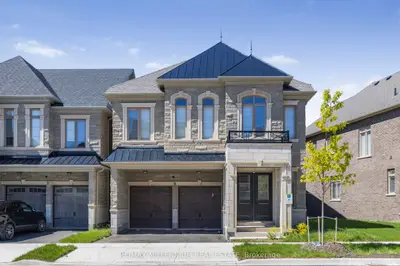 Detached in Oakville