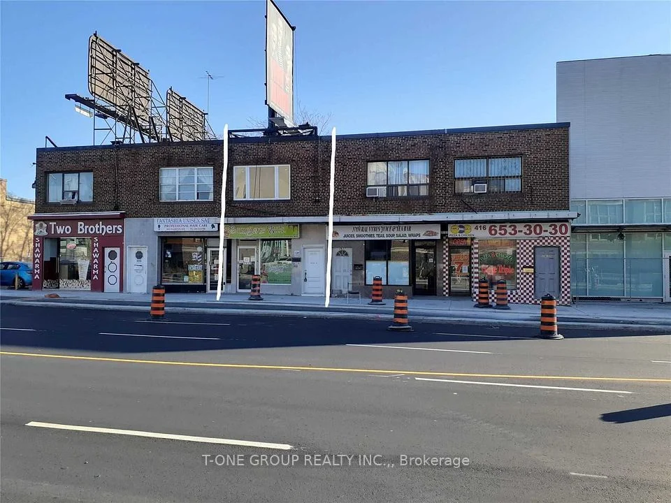 2635 Eglinton Avenue W, Toronto W03, ON M6M 1T6