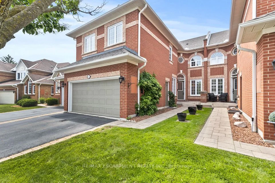 2145 Country Club Drive 6, Burlington, ON L7M 4E1