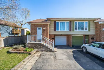 Semi-Detached in Brampton