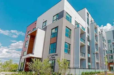 Condo Apartment in Oakville