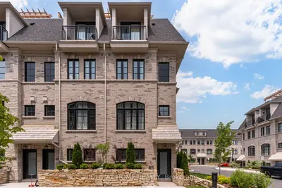 Condo Townhouse in Mississauga