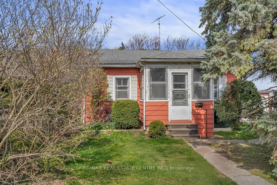 945 BEECHWOOD Avenue, Mississauga, ON L5G 4E3