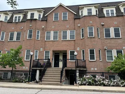 Condo Townhouse in Toronto