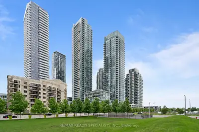 Condo Apartment in Mississauga