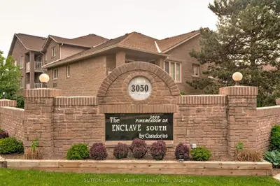 Common Element Condo in Burlington