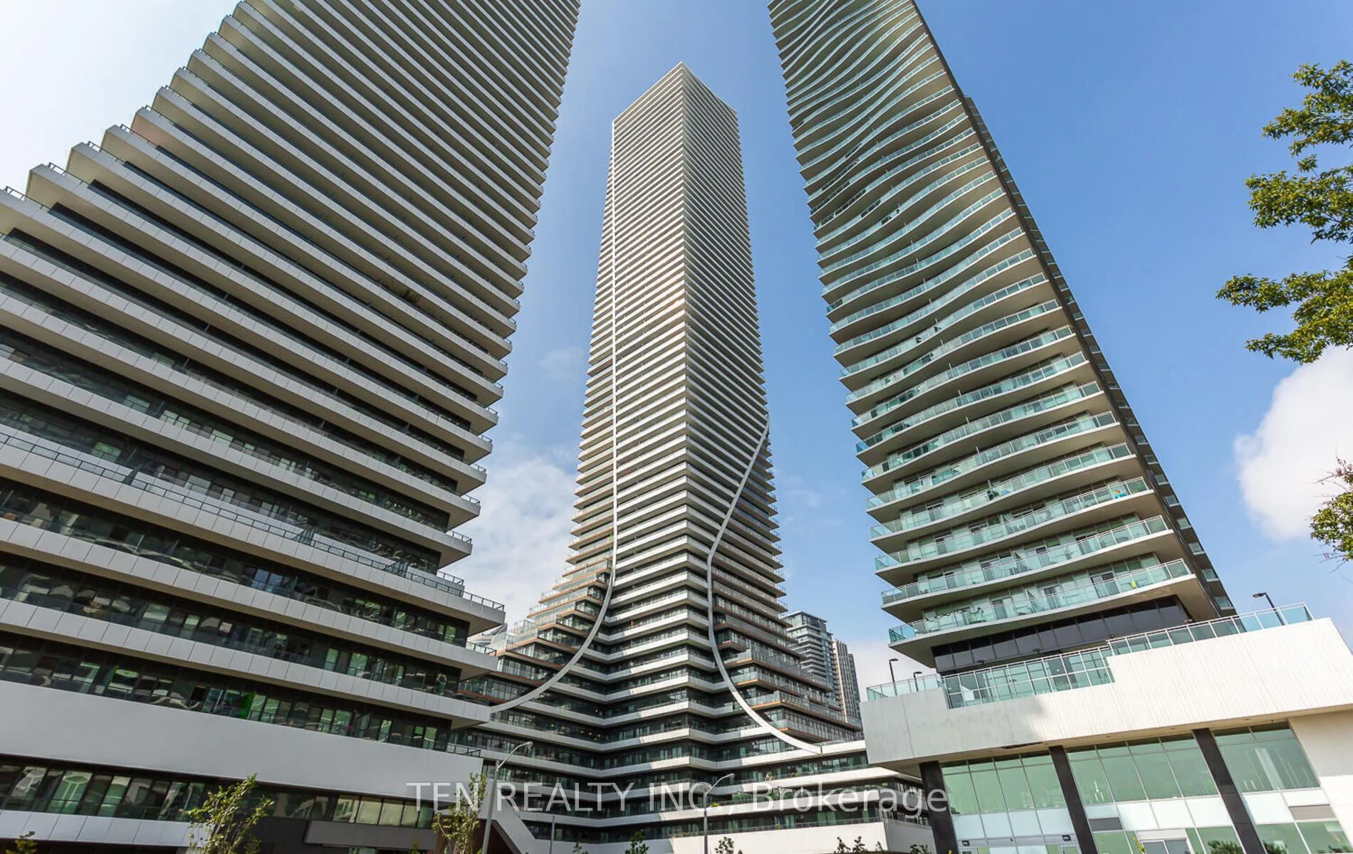 30 Shore Breeze Drive 1716, Toronto W06, ON M8V 1A1