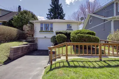 Detached in Burlington