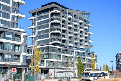 Condo Apartment in Oakville