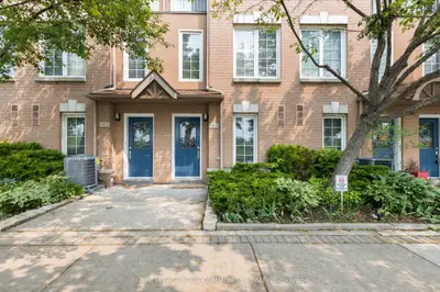 Condo Townhouse in Toronto