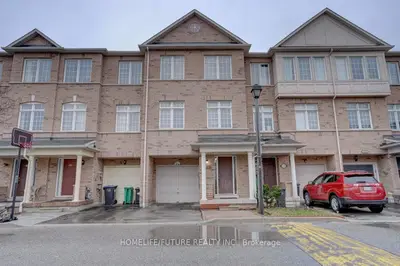 Att/Row/Townhouse in Mississauga