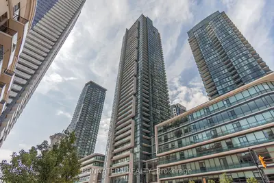 Condo Apartment in Mississauga