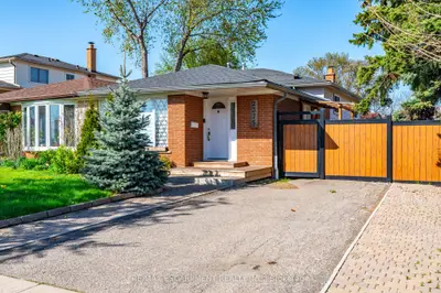 Semi-Detached in Mississauga