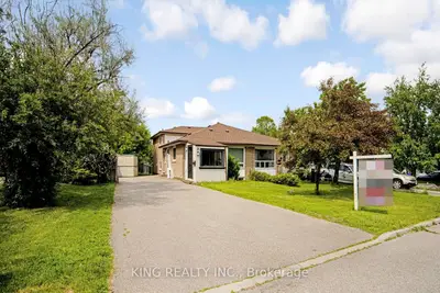 Semi-Detached in Brampton