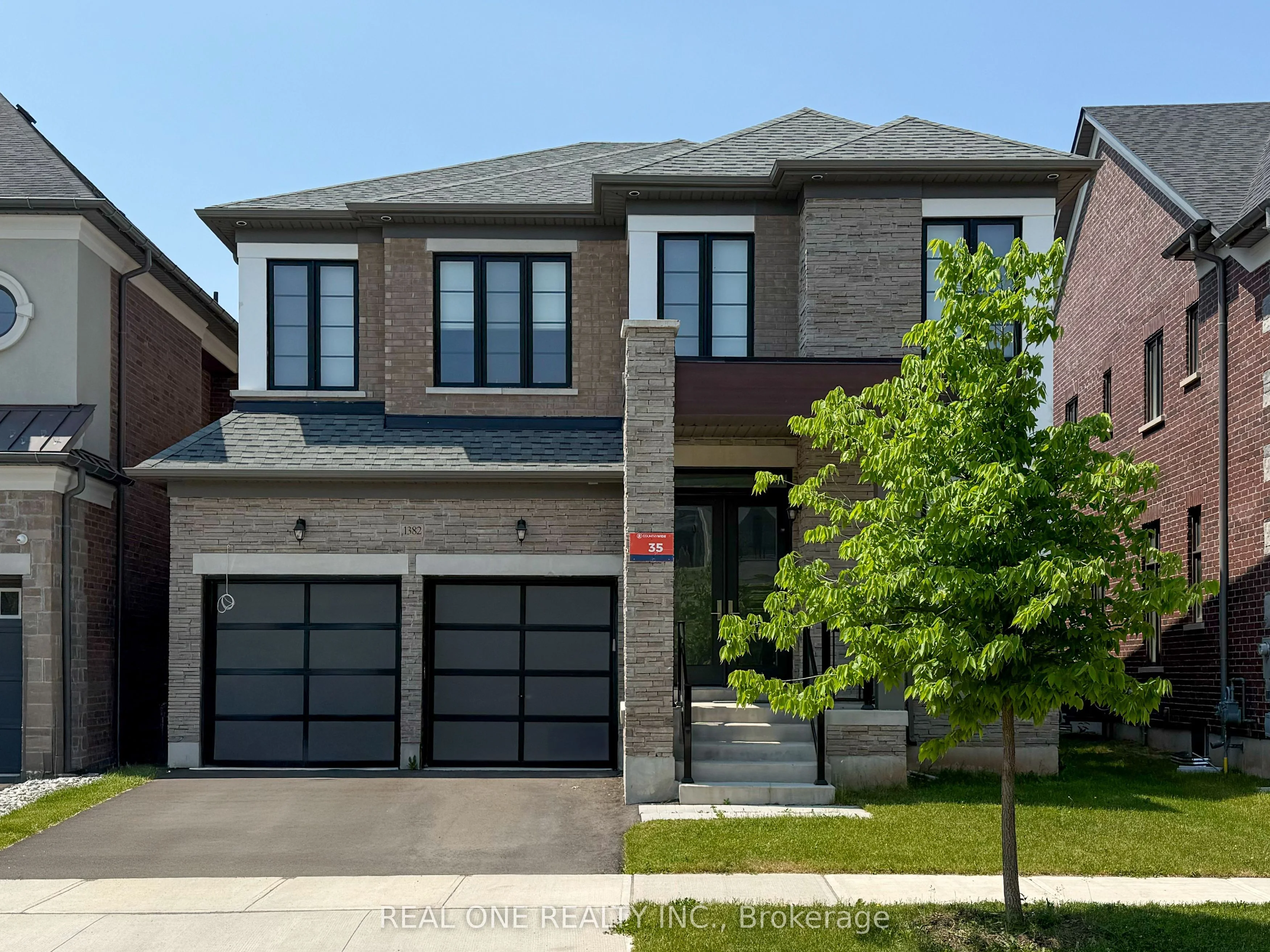 1382 Queens Plate Road, Oakville, ON L6M 5L4