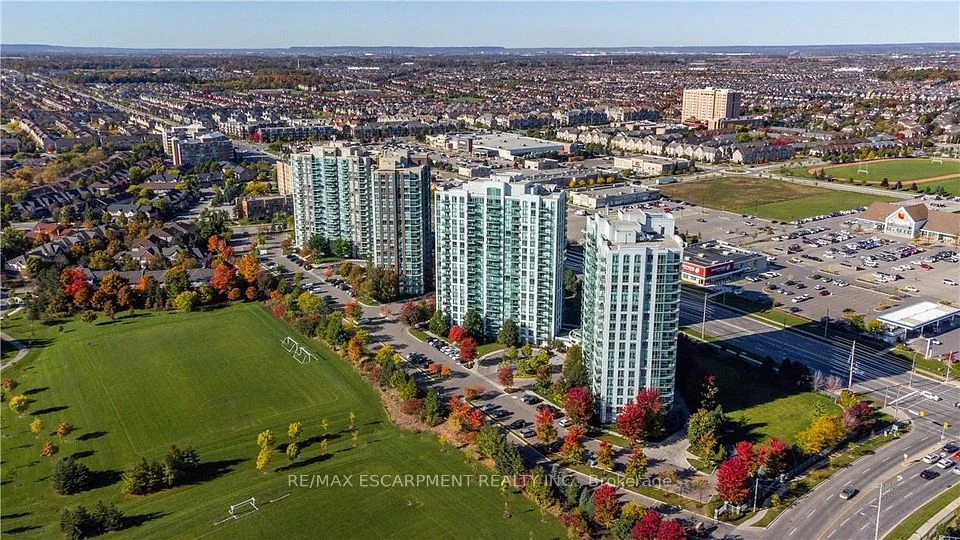 4850 Glen Erin Drive PH3, Mississauga, ON L5M 7S1