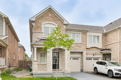 Att/Row/Townhouse in Milton