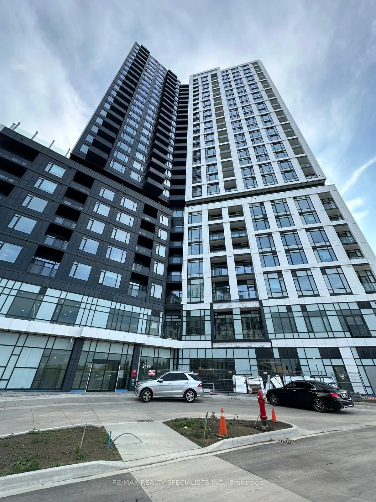 2495 Eglinton Avenue W 607, Mississauga, ON L5M 2T2