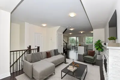 Att/Row/Townhouse in Toronto