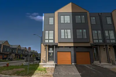 Condo Townhouse in Burlington