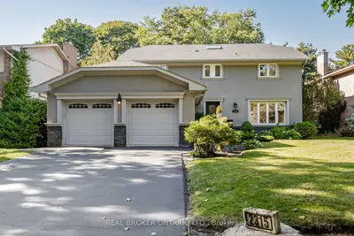 Detached in Oakville