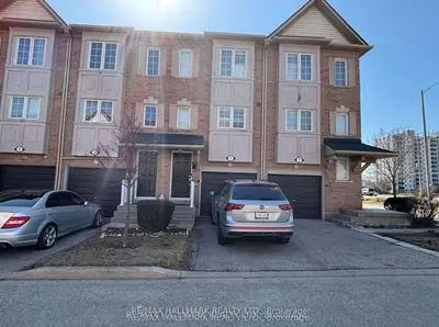 Condo Townhouse in Mississauga