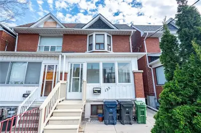 Triplex in Toronto