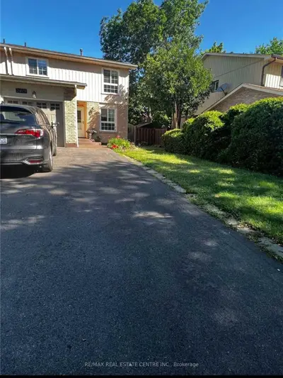 Semi-Detached in Mississauga