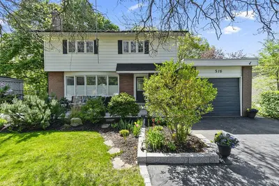 Detached in Oakville