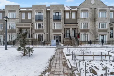 Condo Townhouse in Mississauga