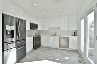 Att/Row/Townhouse in Burlington