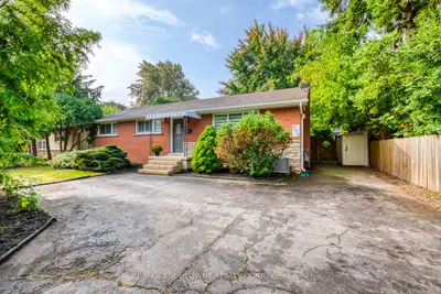 Detached in Burlington
