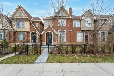 Att/Row/Townhouse in Mississauga