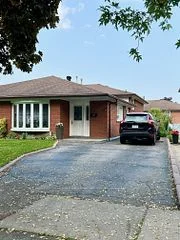 492 Ettridge Court, Mississauga, ON L5G 1W6