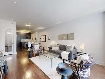 Att/Row/Townhouse in Toronto