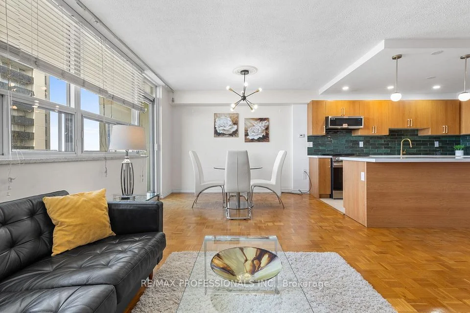 360 Ridelle Avenue 2107, Toronto W04, ON M6B 1K1