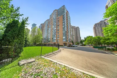 Condo Apartment in Mississauga