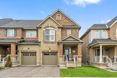 Att/Row/Townhouse in Milton